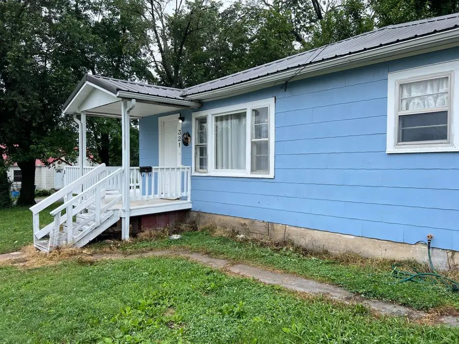 321 7th Street, Mountain Grove, MO 65711 - #3