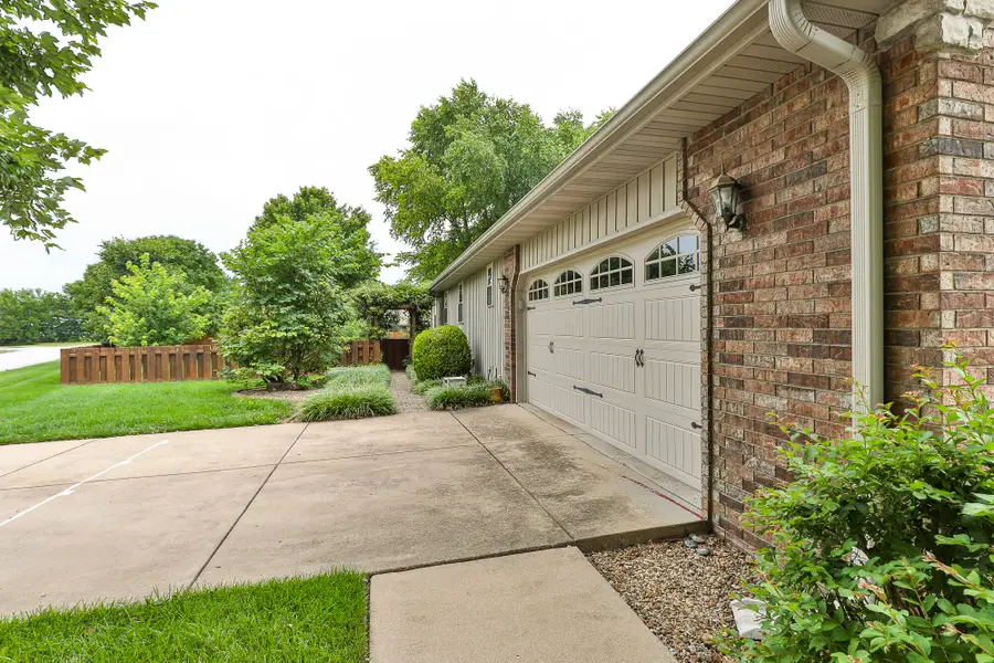 1115 W School Street, Ozark, MO 65721 - #3