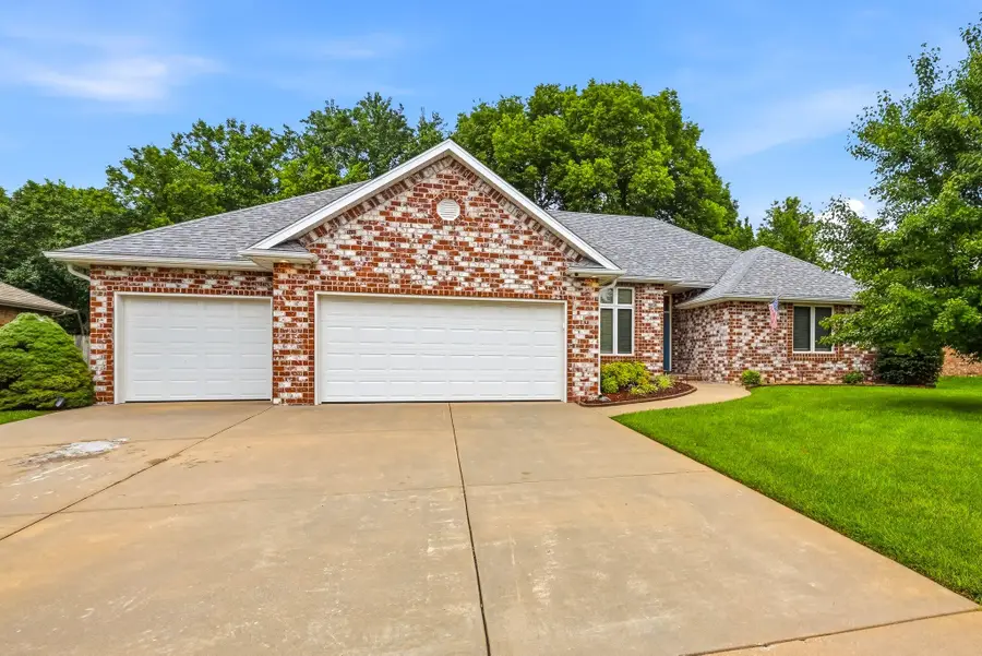 2383 W Buena Vista Street, Springfield, MO 65810 - #2