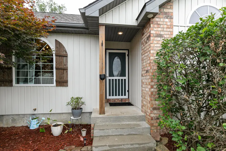 230 W Abbi Lane, Bolivar, MO 65613 - #3