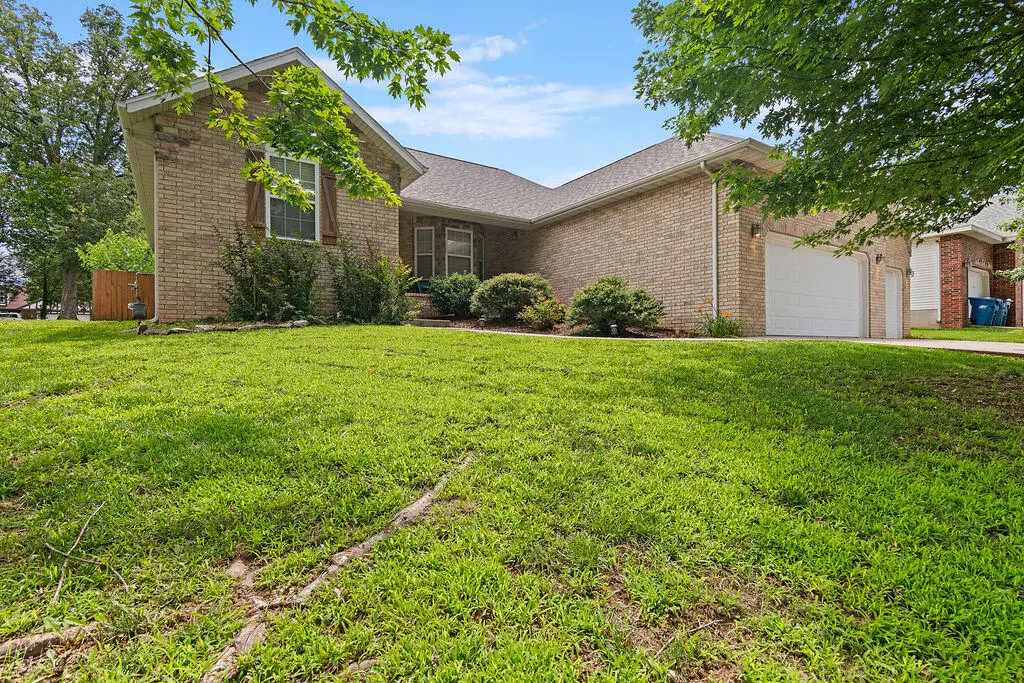 3296 N Eakins Avenue, Springfield, MO 65803 - #1