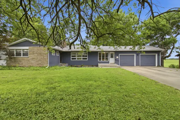 912 W Pleasant Street, Aurora, MO 65605