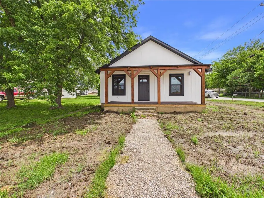 214 S Locust Street, Buffalo, MO 65622 - #2