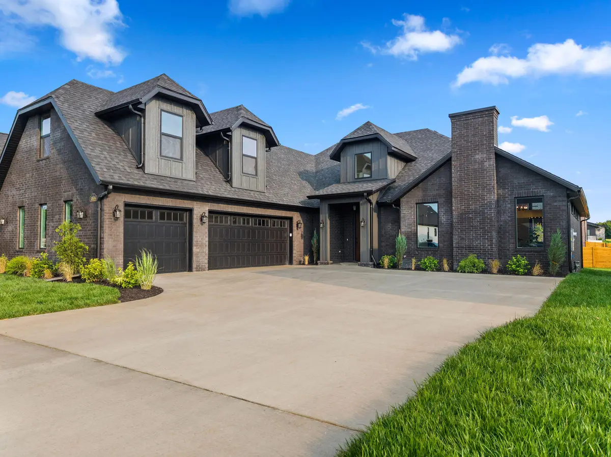 1834 E Skyline Avenue, Ozark, MO 65721 - #1