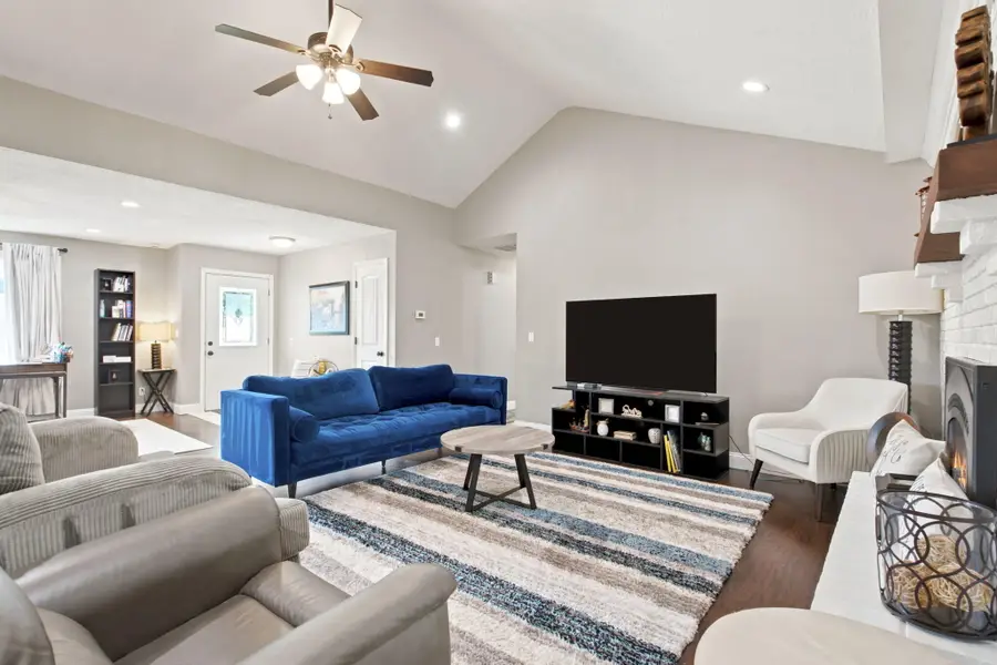 1105 E Canterbury Lane, Springfield, MO 65810 - #3