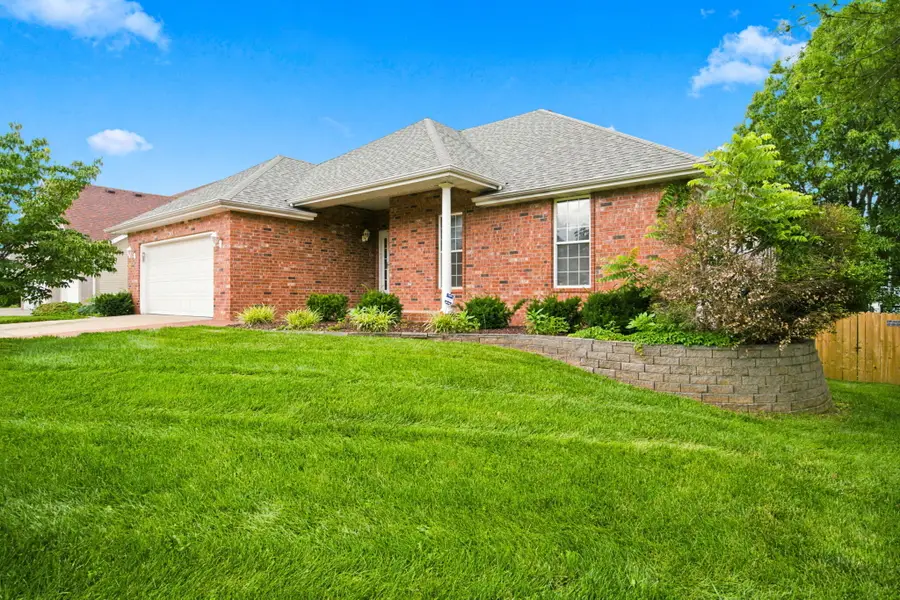 395 S Yellowwood Drive, Springfield, MO 65809 - #3