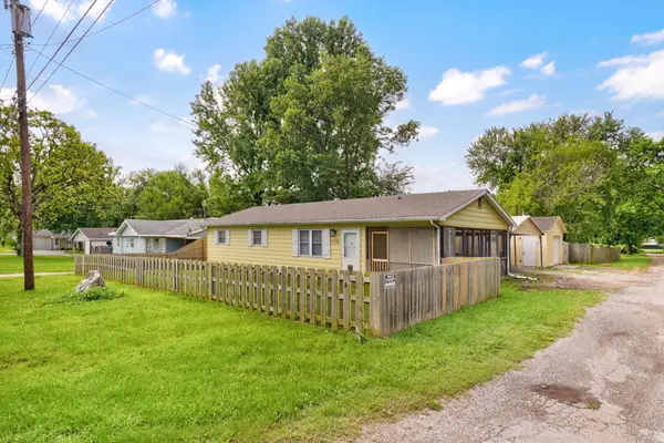2418 W Lynn Street, Springfield, MO 65802