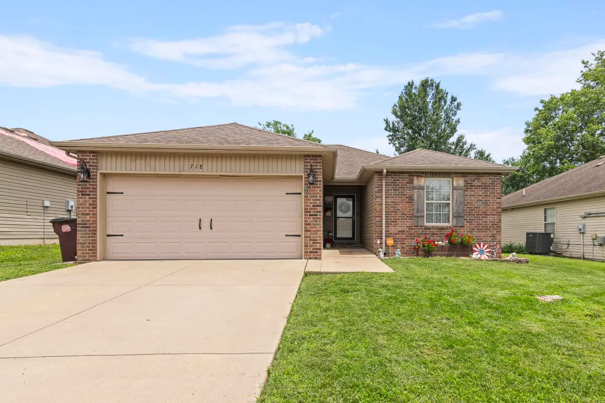 718 S Mahn Avenue, Springfield, MO 65802 - #1