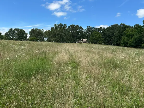 8000 Highway Jj, Mountain Grove, MO 65711