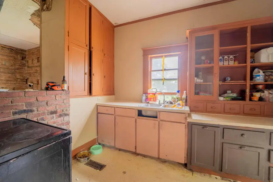 511 E 7th Street, Miller, MO 65707 - #3