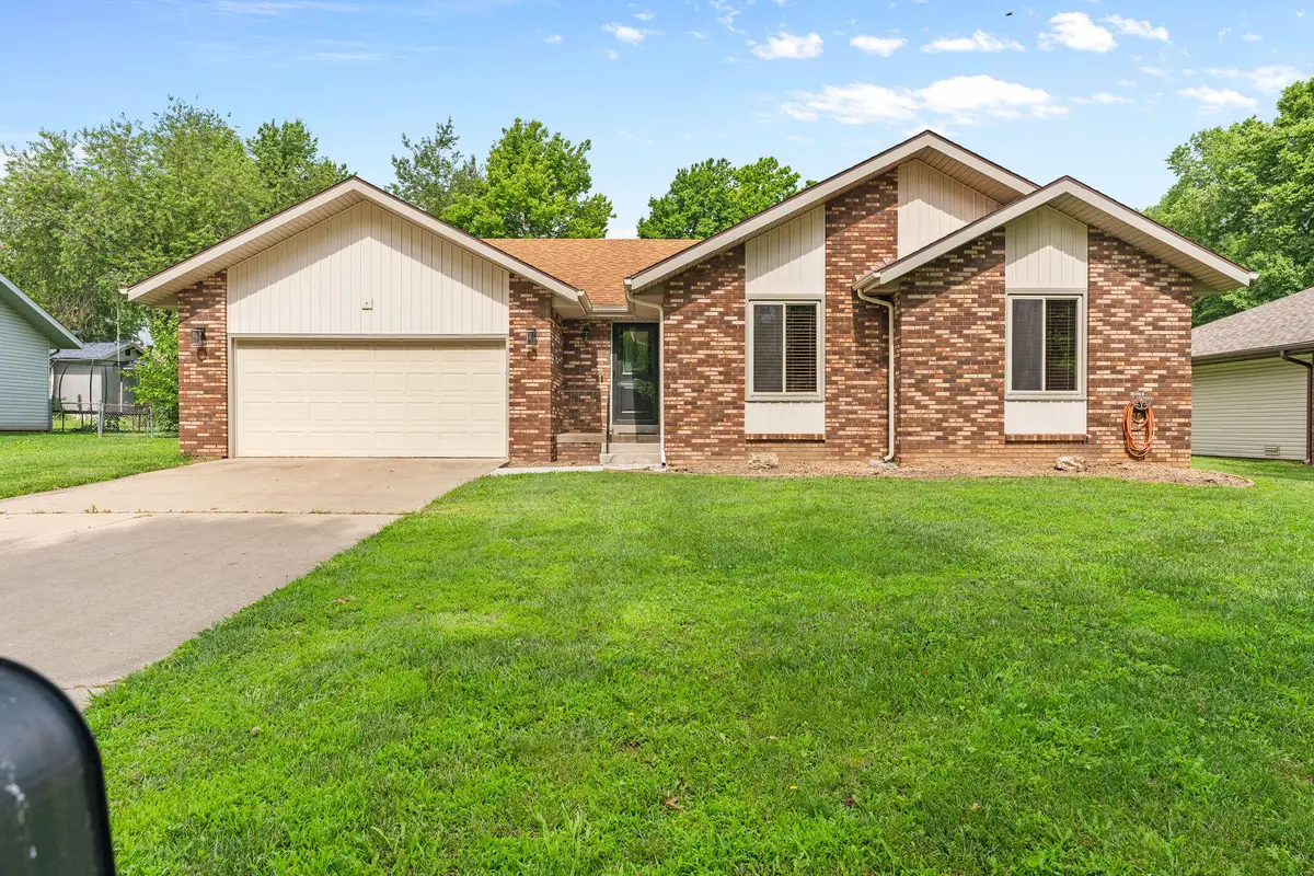 901 N Dabney Street, Nixa, MO 65714 - #1