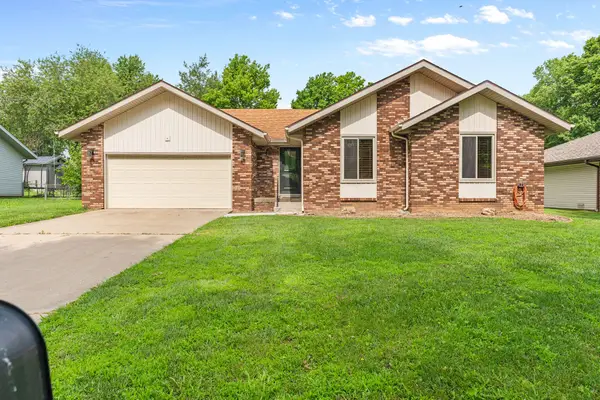 901 N Dabney Street, Nixa, MO 65714