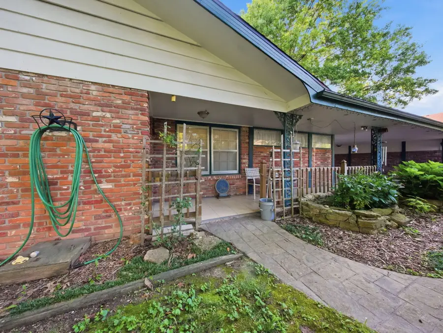 703 N Marshall Street, Marshfield, MO 65706 - #2