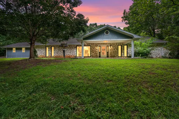 612 Stoneshire Drive, Highlandville, MO 65669