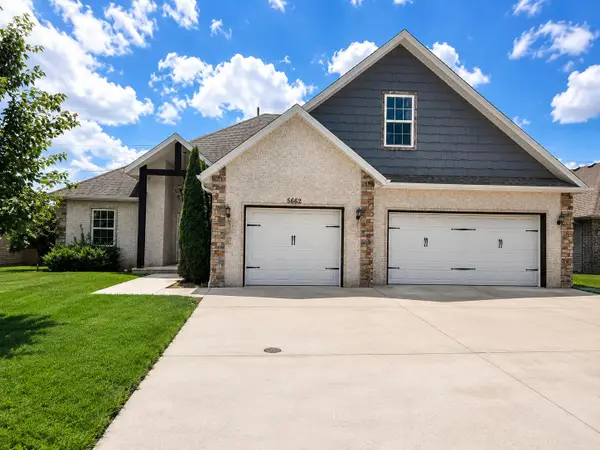 5662 E Gatehouse Drive, Strafford, MO 65757