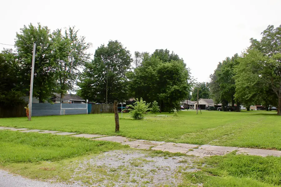 303 N Davis Street, Miller, MO 65707 - #2