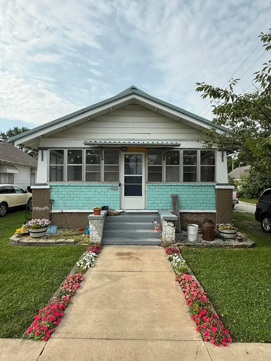 108 W Cleveland Avenue, Monett, MO 65708 - #3