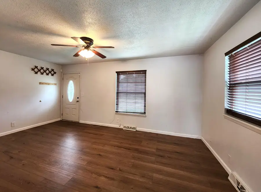 1438 James Street, Carthage, MO 64836 - #2