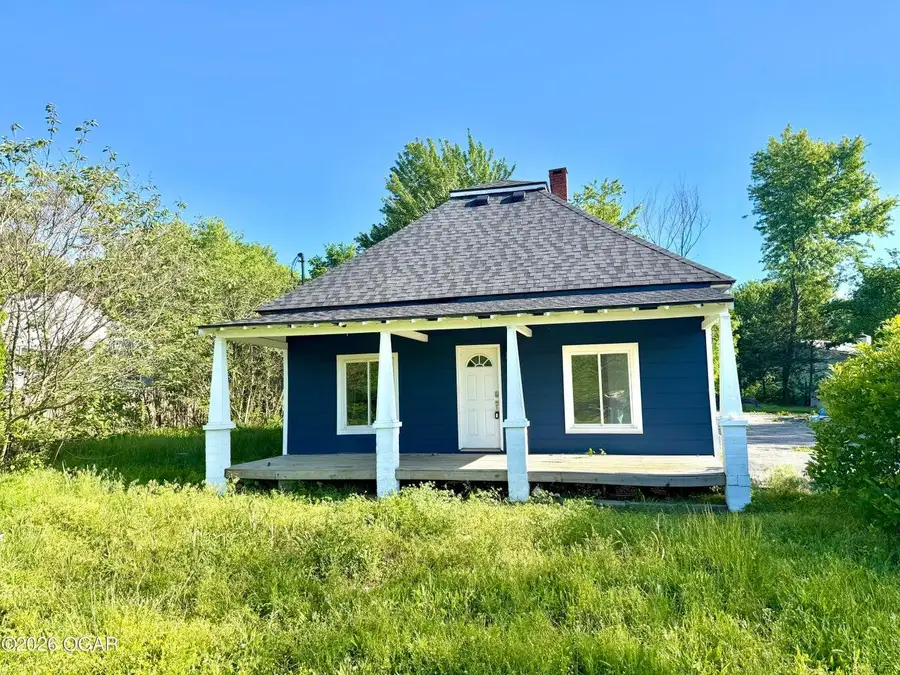 301 W High Street, Alba, MO 64830 - #2