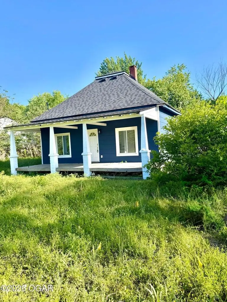 301 W High Street, Alba, MO 64830 - #3