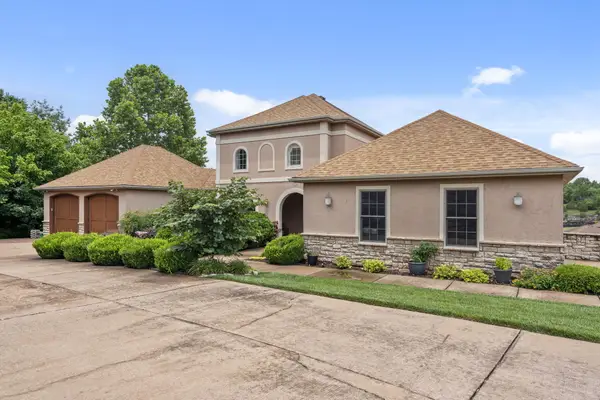 135 N Tuscany Drive, Hollister, MO 65672