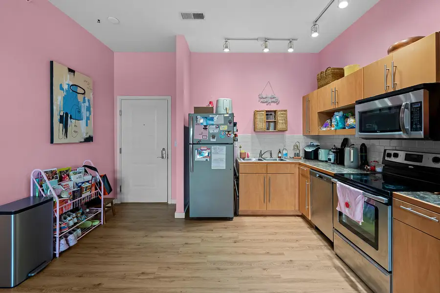 623 W Walnut Street #Unit 203, Springfield, MO 65806 - #3
