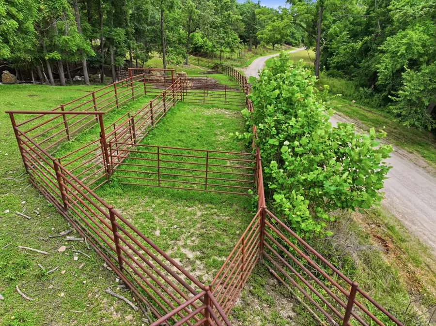 000 Gravel Point Road #1, Mountain Grove, MO 65711 - #3
