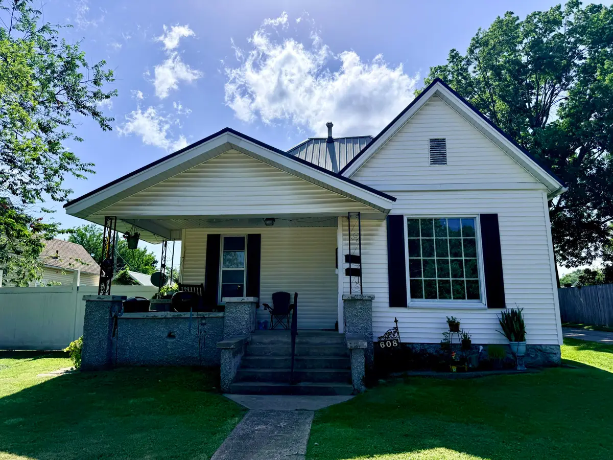 608 N Central Avenue, Monett, MO 65708 - #1
