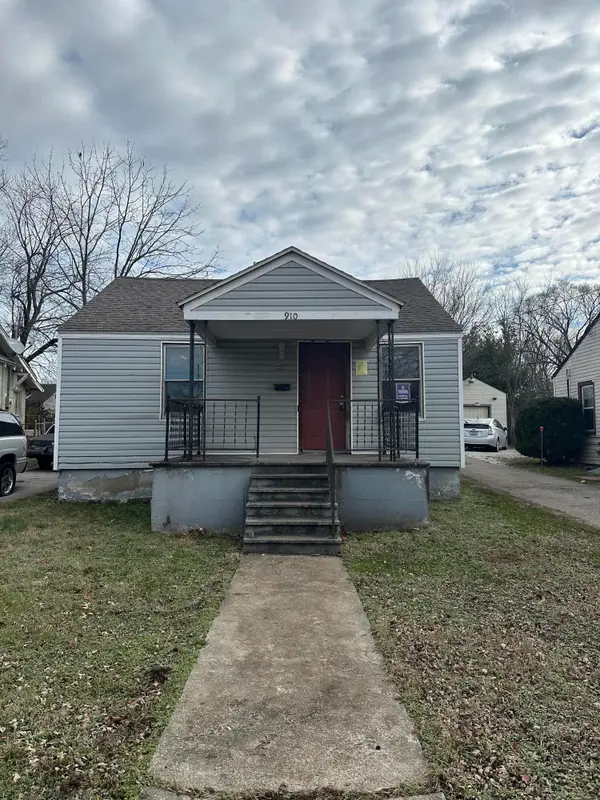 910 S Newton Avenue, Springfield, MO 65806