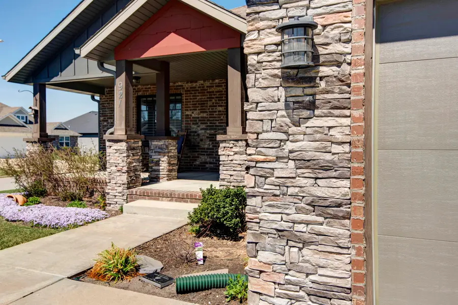 921 E Thorndale Drive, Nixa, MO 65714 - #3