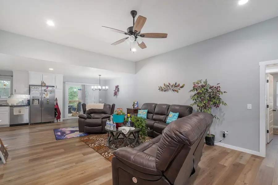 1506 W Parkview Avenue, Ozark, MO 65721 - #2