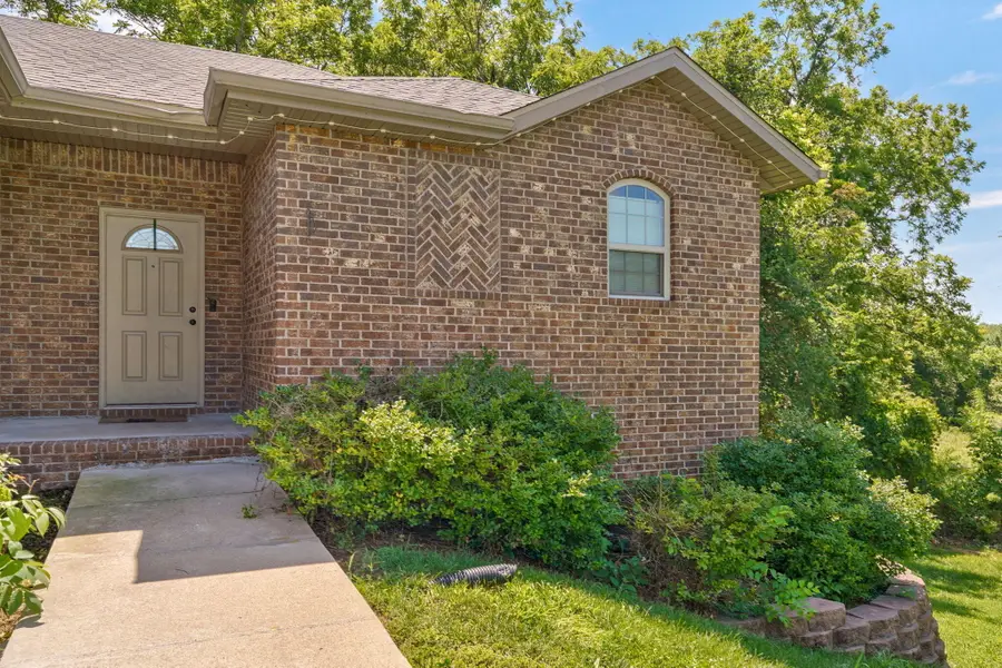 3031 N Albertha Avenue, Springfield, MO 65803 - #3