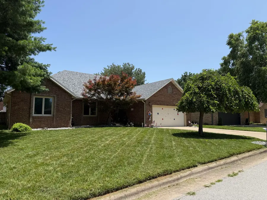 3518 S Bellhurst Avenue, Springfield, MO 65804 - #3