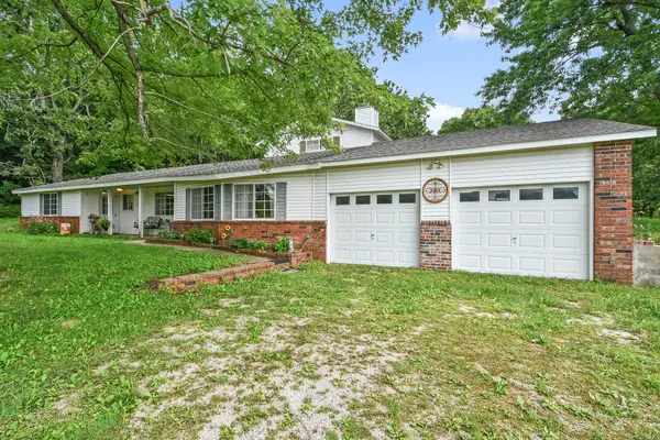 2209 State Highway Dd, Marshfield, MO 65706