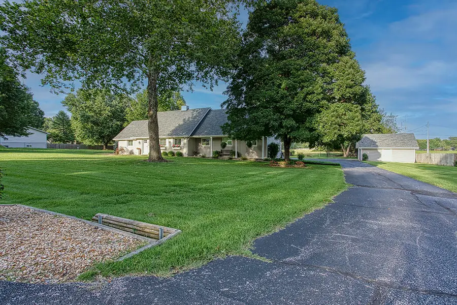 1430 S Briar Avenue, Springfield, MO 65809 - #2