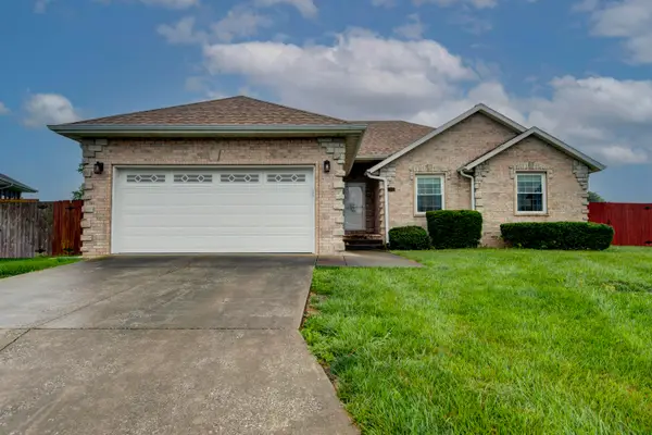 1344 W Norfolk Avenue, Nixa, MO 65714