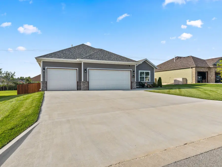 2505 W Mcguffey Street, Ozark, MO 65721 - #2