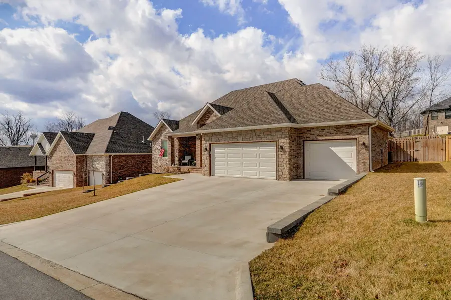 129 N Glengary Drive, Nixa, MO 65714 - #2