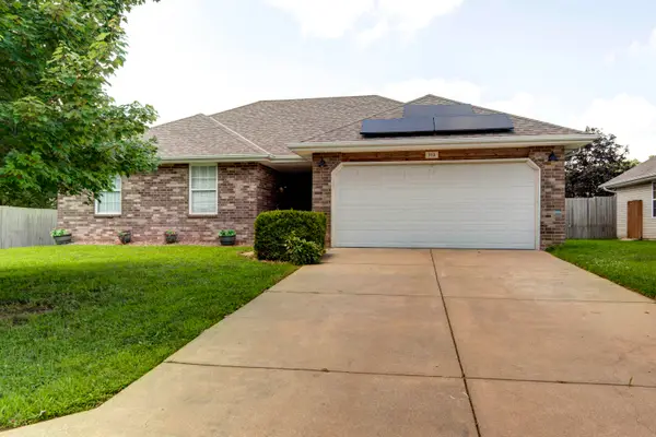 313 N Richards Castle Drive, Nixa, MO 65714