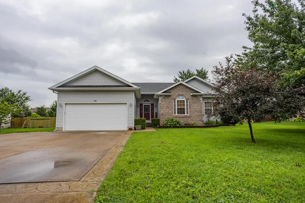 310 E Whippoorwill Drive, Strafford, MO 65757 - #1