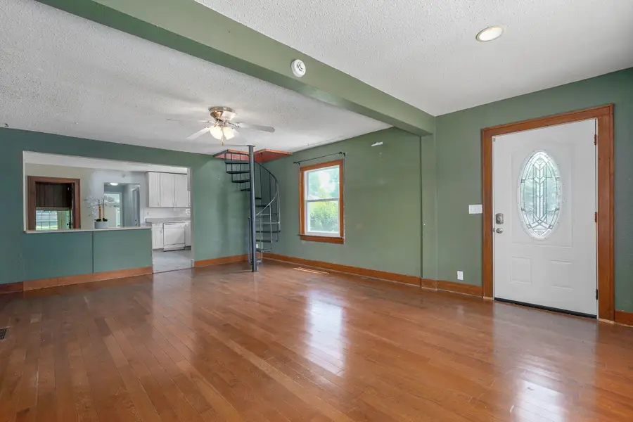 6028 S Roanoke Avenue, Springfield, MO 65810 - #3