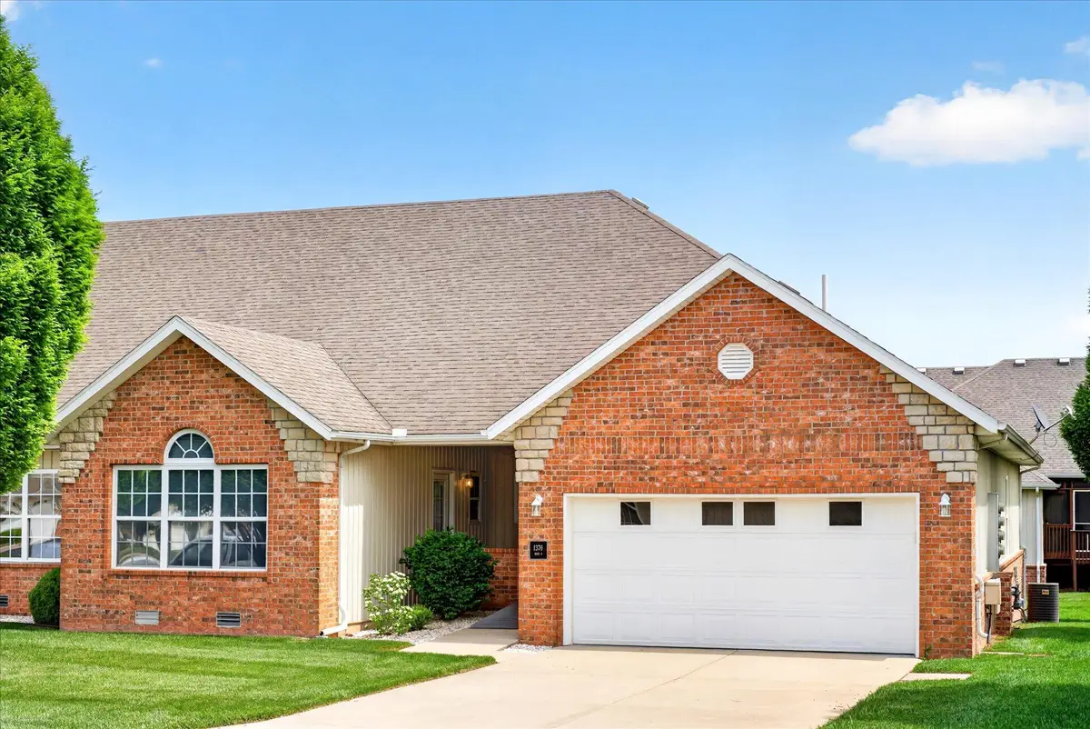 1376 N Sandy Creek Circle #Unit 4, Nixa, MO 65714 - #1