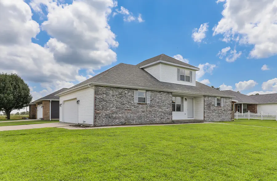 1430 Isdell Street, Bolivar, MO 65613 - #3
