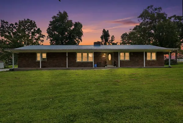 3990 State Hwy O, Dunnegan, MO 65640