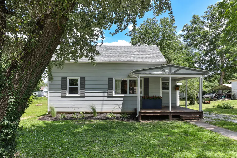 526 N Springfield Avenue, Bolivar, MO 65613 - #2