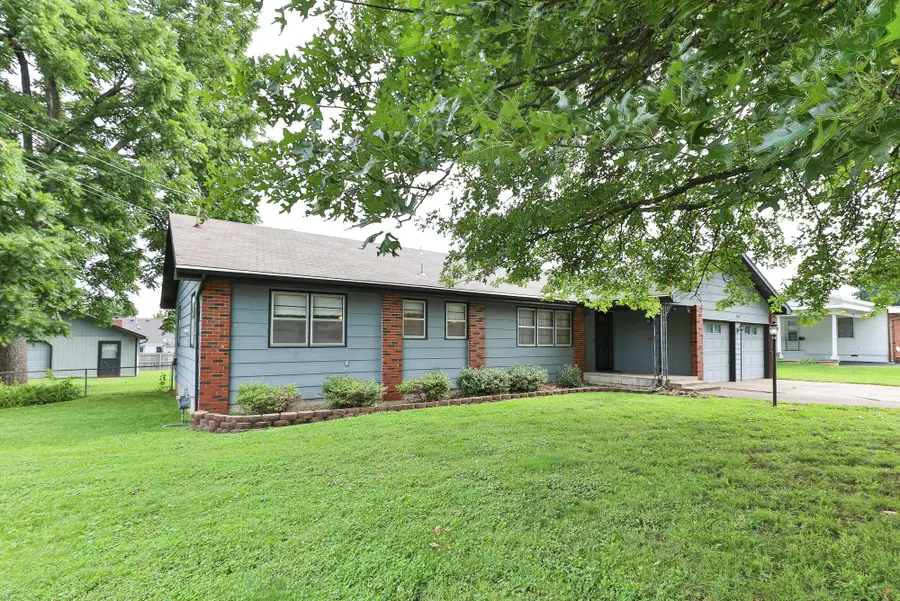563 W Woodland Street, Springfield, MO 65807 - #3