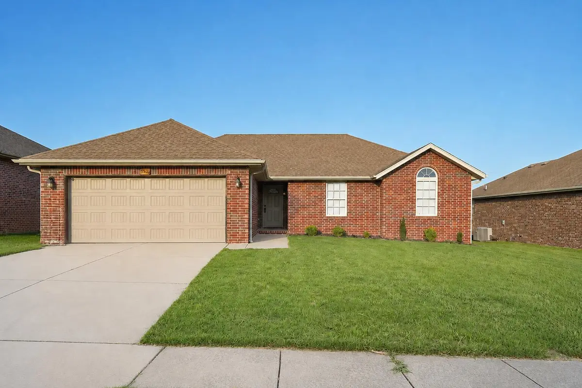 3526 S Juniper Avenue, Springfield, MO 65804 - #1