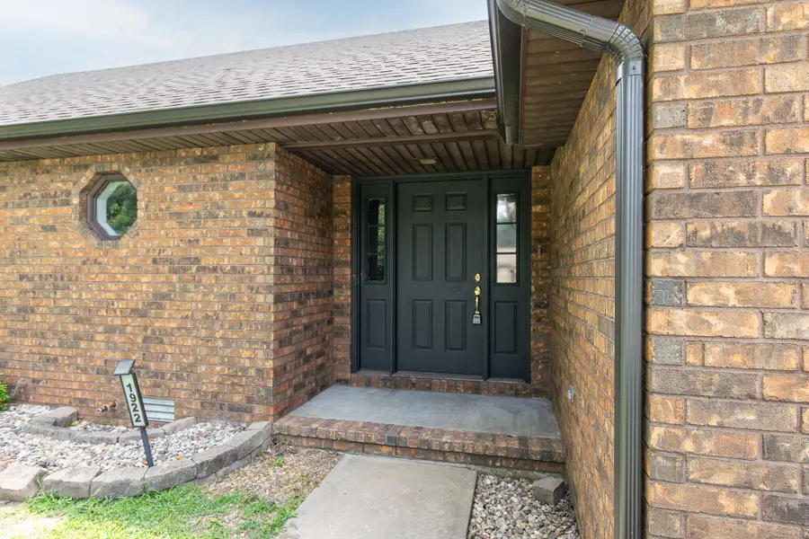 1922 S Colony Avenue, Bolivar, MO 65613 - #3