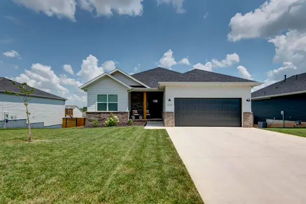 1224 S Birch Avenue, Springfield, MO 65802