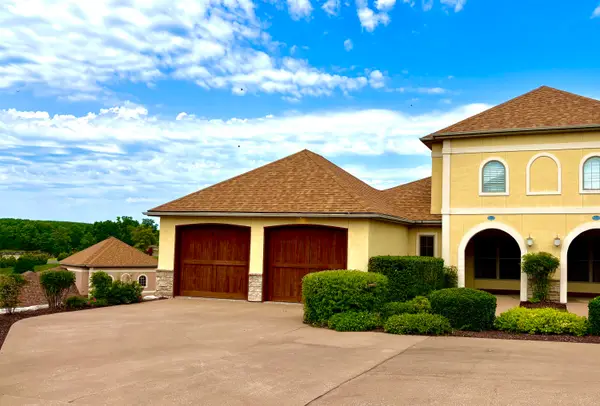 130 N Tuscany Drive, Hollister, MO 65672